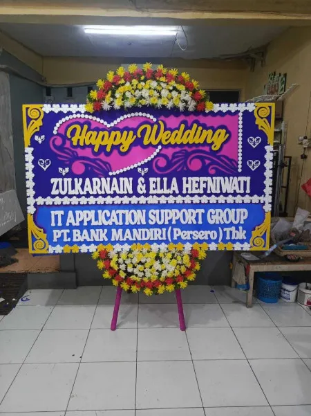 Papan Bunga Jembatan Besi